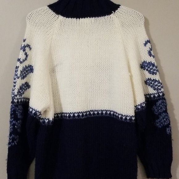 Vintage Women Knit Sweater Large Flowers Floral Blue Susann D - Picture 2 of 3